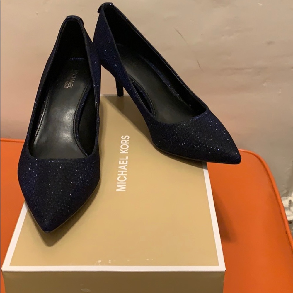 New! Michael Kors Pretty Flex Kitten Pumps